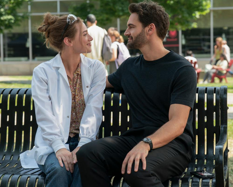 The Love Hypothesis Review: Lili Reinhart Romcom Lacks Spark