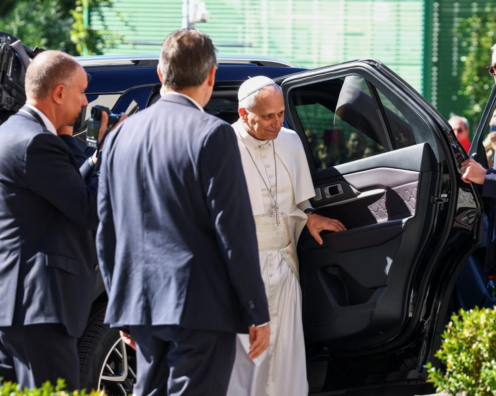 Pope Leo Hospitalized for Lung Growth Removal Surgery