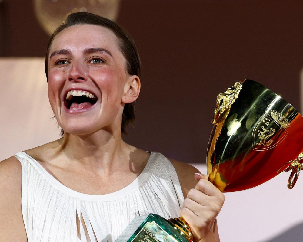Venice Best Actress Winner on Unemployment Benefits Before Victory