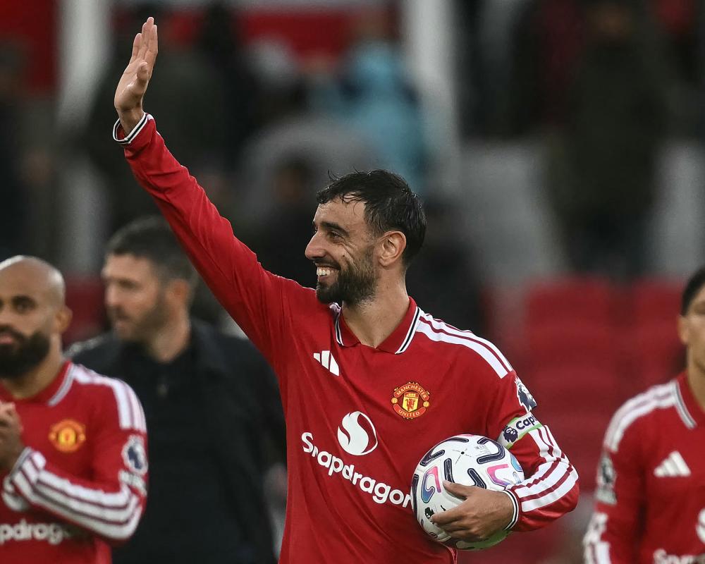 Bruno Fernandes Hat-Trick Powers Manchester United Thrashing