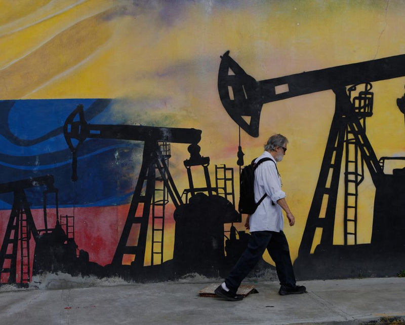 Venezuela Oil Deal: US Control of Reserves Sparks Debate