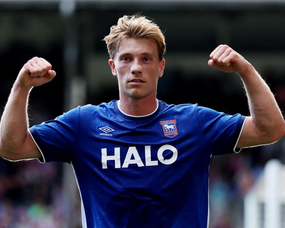 Flemming and Ipswich Floor 10-Man Crystal Palace with 90th-Minute