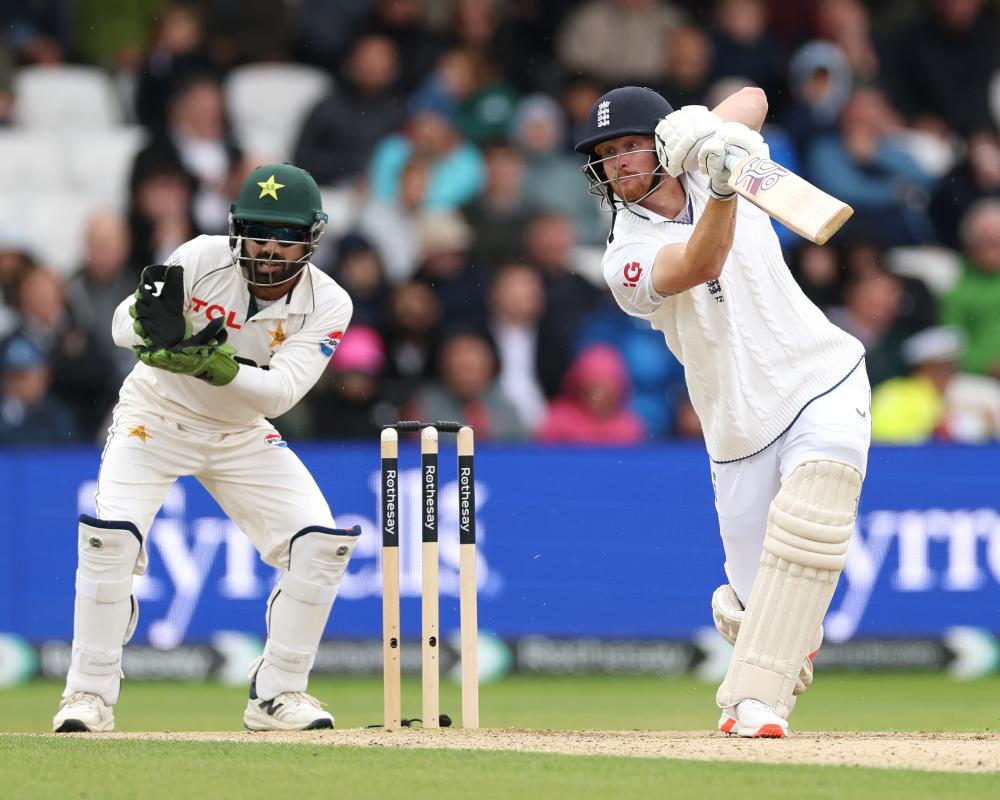 Jordan Cox Misses Century as England Take Big Lead Over Pakistan