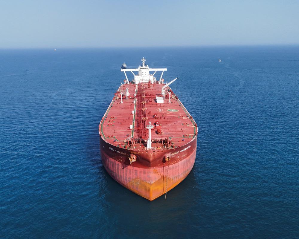 Oil Jumps on Iran Attack; AI Sell-Off Deepens