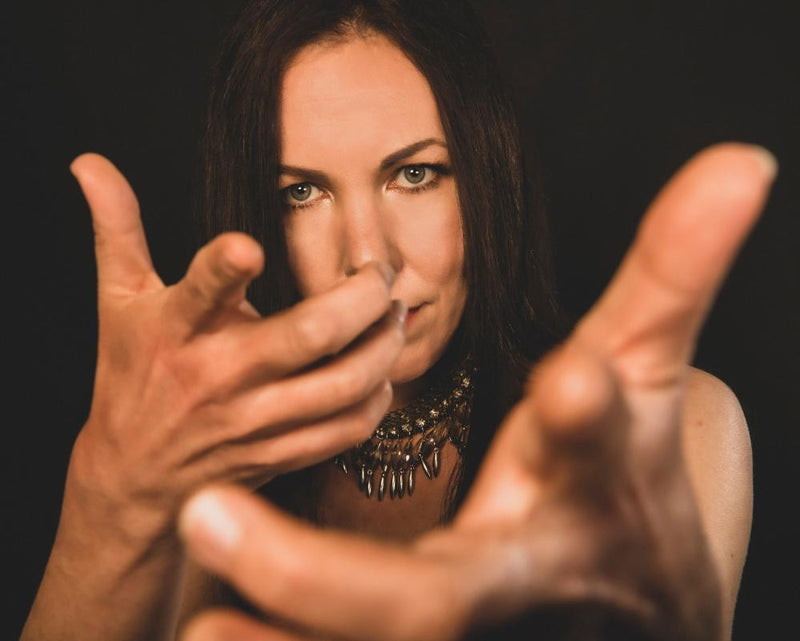 Thea Gilmore Turns Anonymous Voicemails Into New Songs