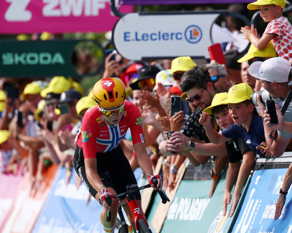 Tour de France Femmes 2026: Haugset's Epic Solo Win in Stage 3