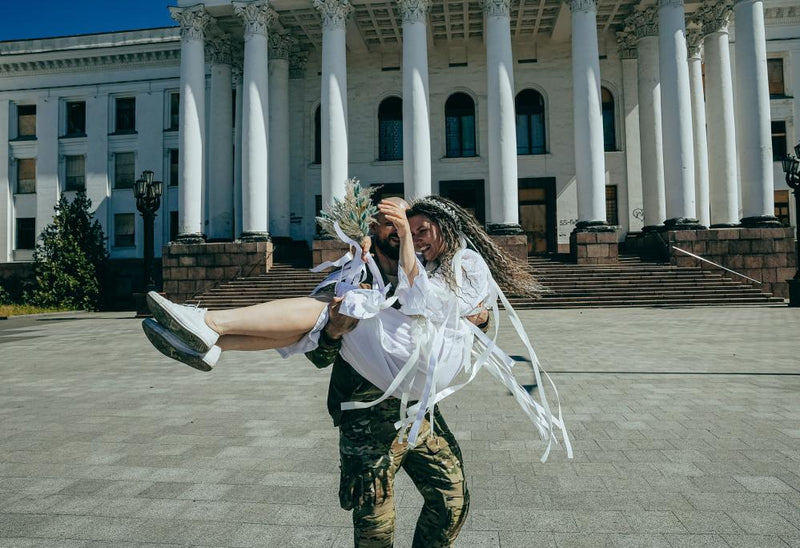 Ukrainian Couple Marries in Kramatorsk Combat Zone Amid War