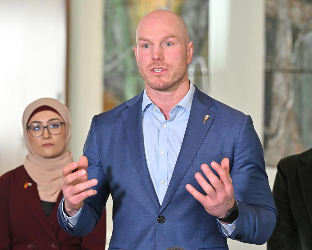 Crossbench MPs Push to Halt Australian Military Exports to Israel