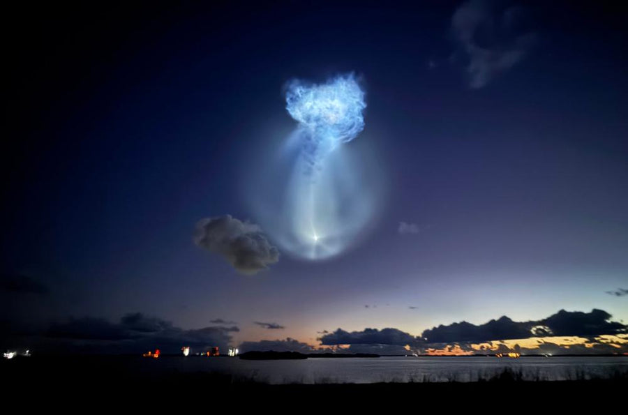 SpaceX Jellyfish Cloud Dazzles US East Coast After Launch