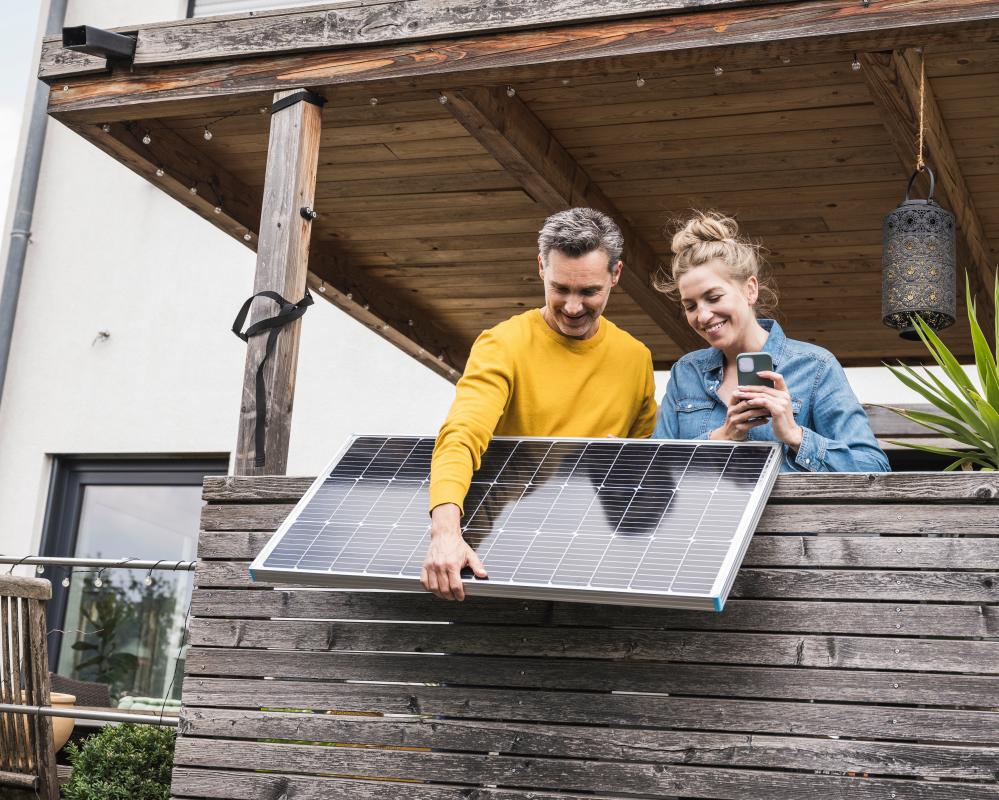 Plug-in Solar Panels: Low-Cost Kits to Cut Your Energy Bills