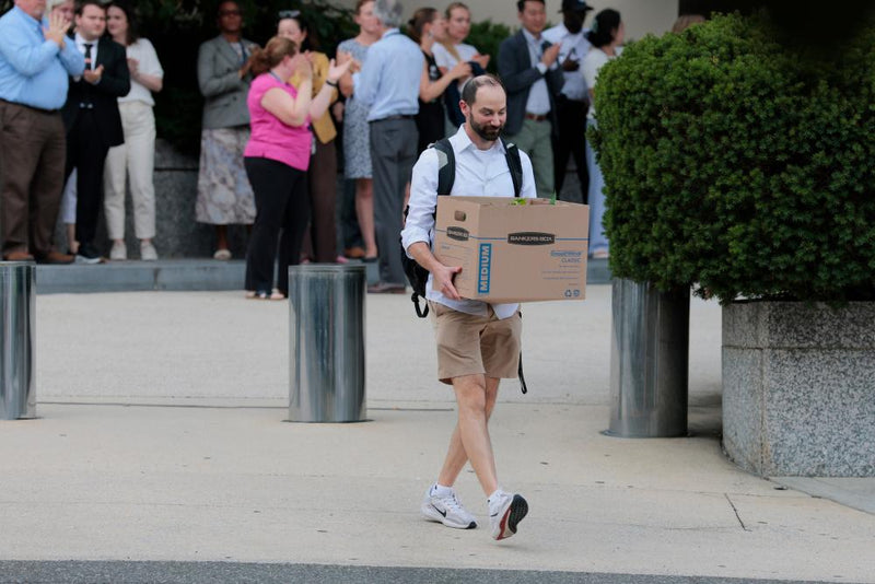 US Paid Federal Employees $9.5 Billion Not to Work in 2025