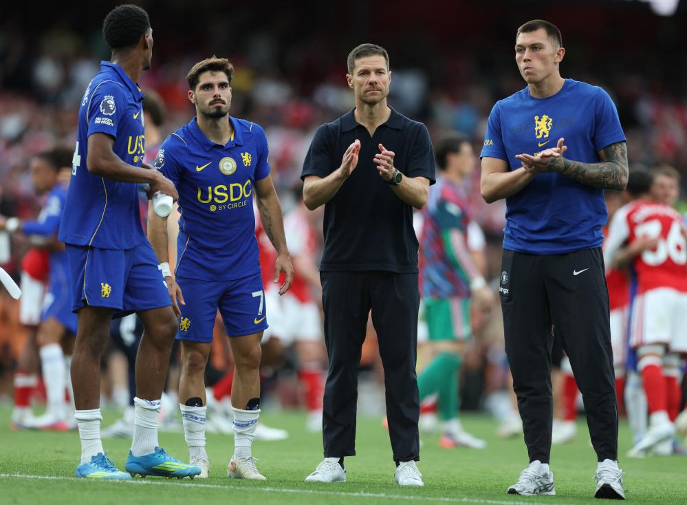 Chelsea Midfield Woes Exposed by Arsenal Press