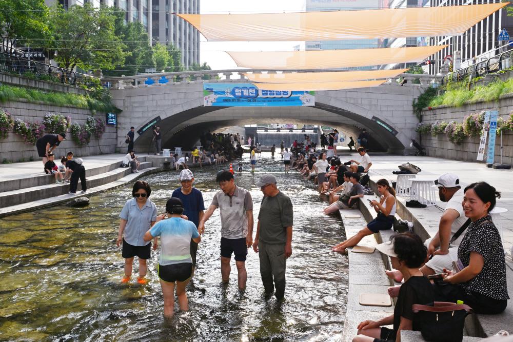Seoul Severe Heatwave Warning: 16 Dead as Temperatures Hit 42.5C