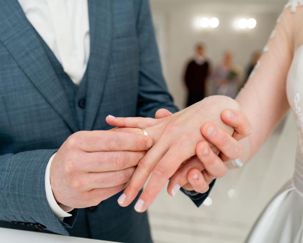 Humanist Weddings: Meaningful Non-Religious Ceremonies Explained