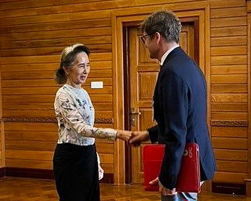Red Cross Visits Aung San Suu Kyi: Proof of Life Raises Hope