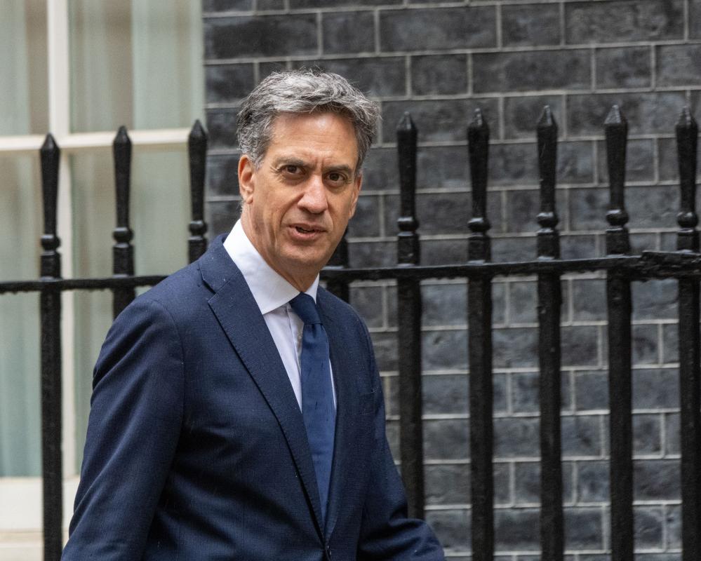 UK Sanctions Israeli Settlements: Miliband Defends Trade Ban