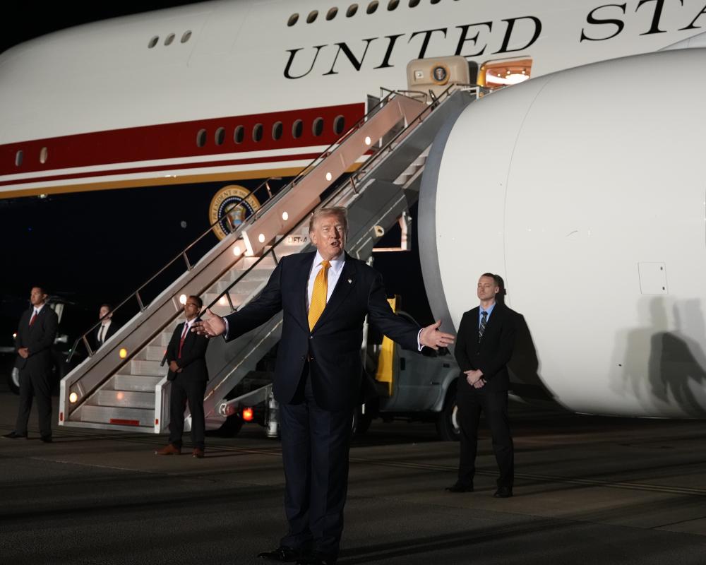 Trump Secret Flight Switch Reveals Iran Assassination Threat Severity
