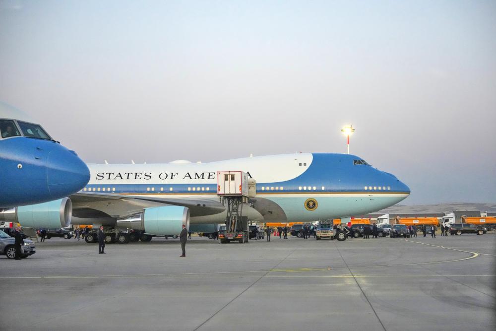 Trump Secret Flight in Turkey Catering Cart Amid Iran Threat
