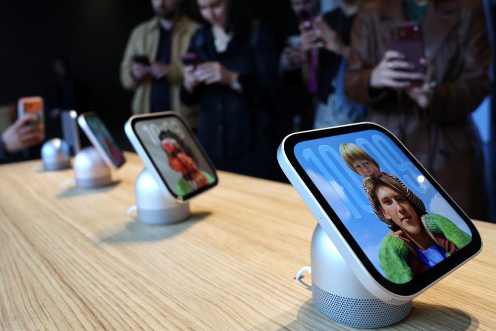 Apple HomeView: Smart Home Hub with Upgraded Siri AI