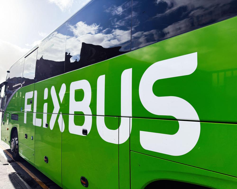 Flixbus Stranded Passengers on M23: Compensation Guide
