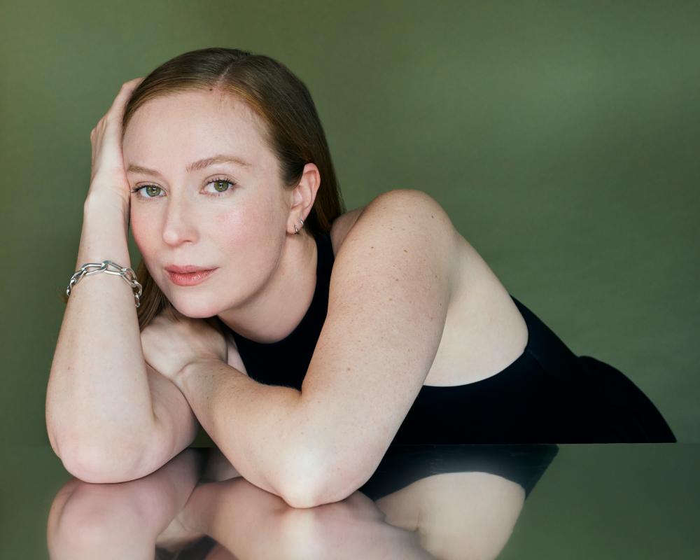 Hannah Einbinder on Hacks, Queer Horror, and Hollywood Honesty