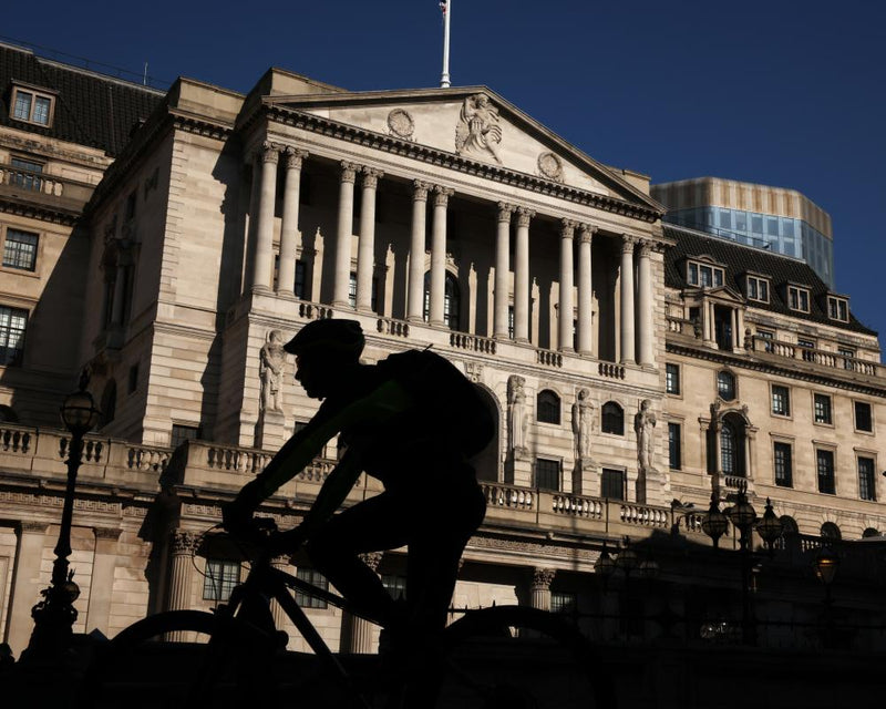 UK 30-Year Gilt Yields Hit 28-Year High: Market Impact