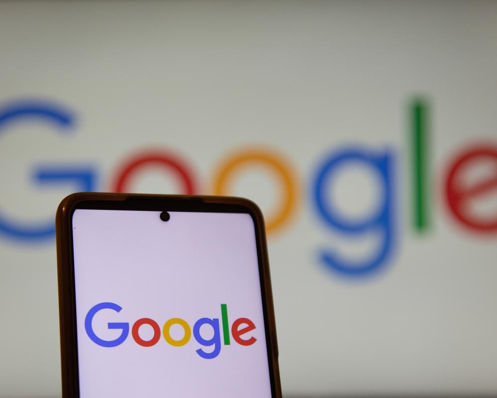 AI Overviews in Google Search: Better or Worse for Users