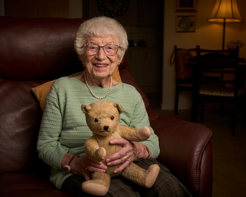 Kindertransport Centenarian Revisits Vienna Site of Family Separation
