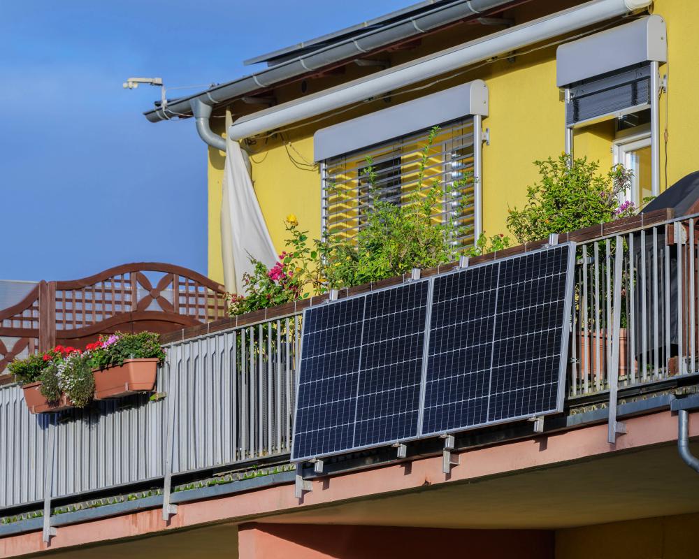 Plug-in Solar Panels Could Save Australians $370 a Year