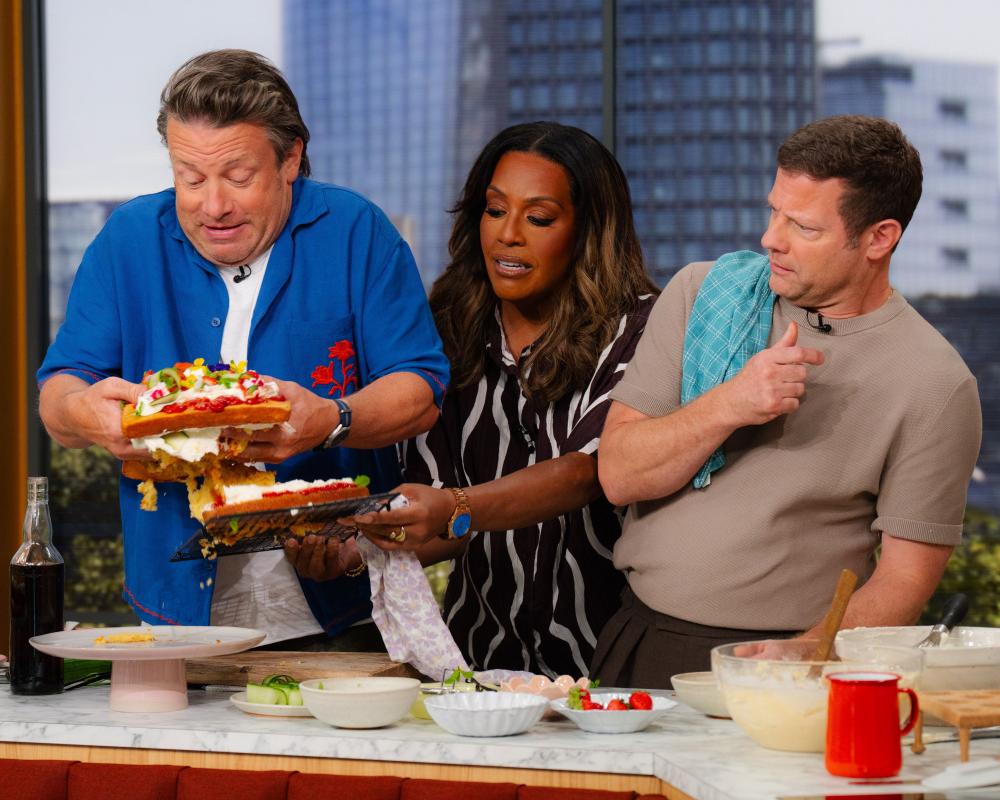 Jamie Oliver's company pays £1.5m dividend amid profit slump