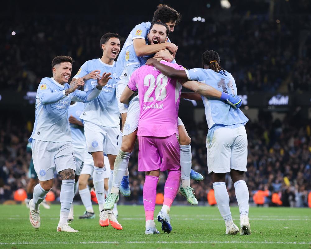 Rulli's Shootout Heroics Seal Manchester City Carabao Cup Win