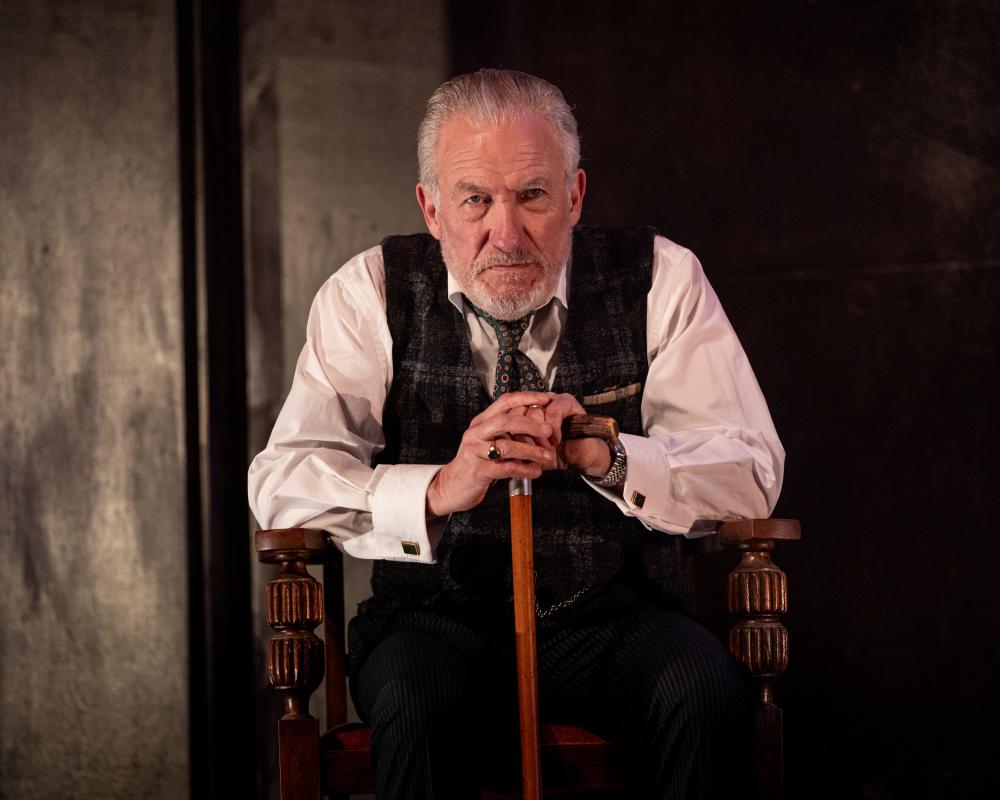 The Homecoming Review: Pinter's Timeless Take on Male Anxiety