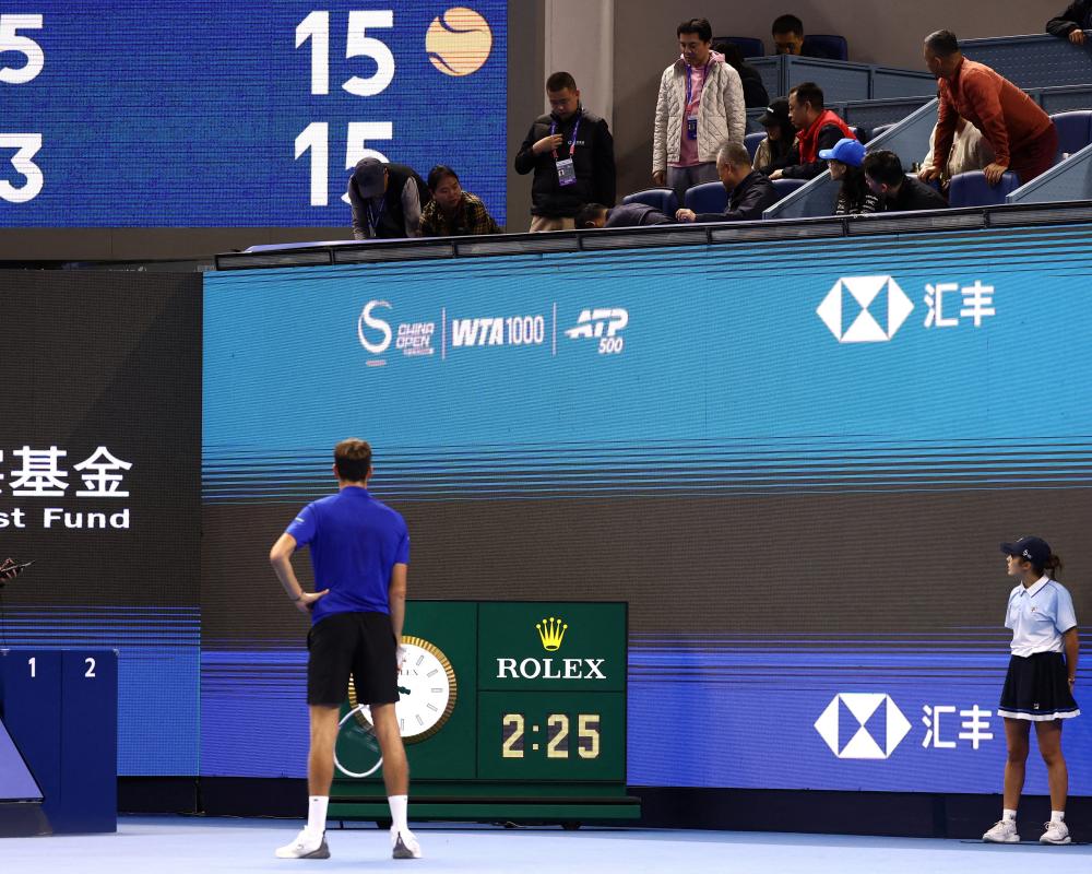 Daniil Medvedev Disqualified from China Open After Hitting Fan