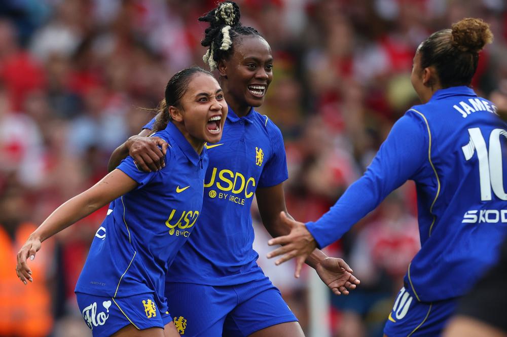 Chelsea Beat Arsenal in WSL Derby as Alyssa Thompson Strikes