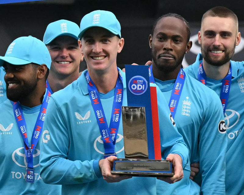 England Demolish Sri Lanka as Banton Bashes Maiden ODI Century