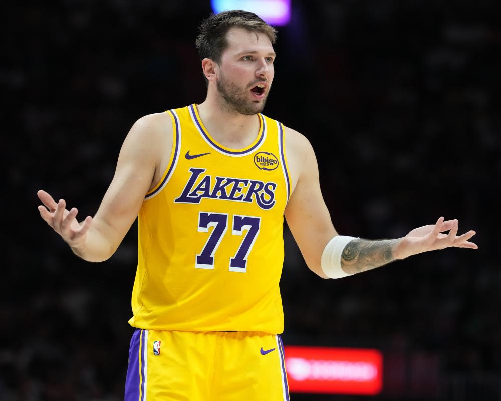 Luka Dončić Looks Like a Superstar Adrift at the Lakers
