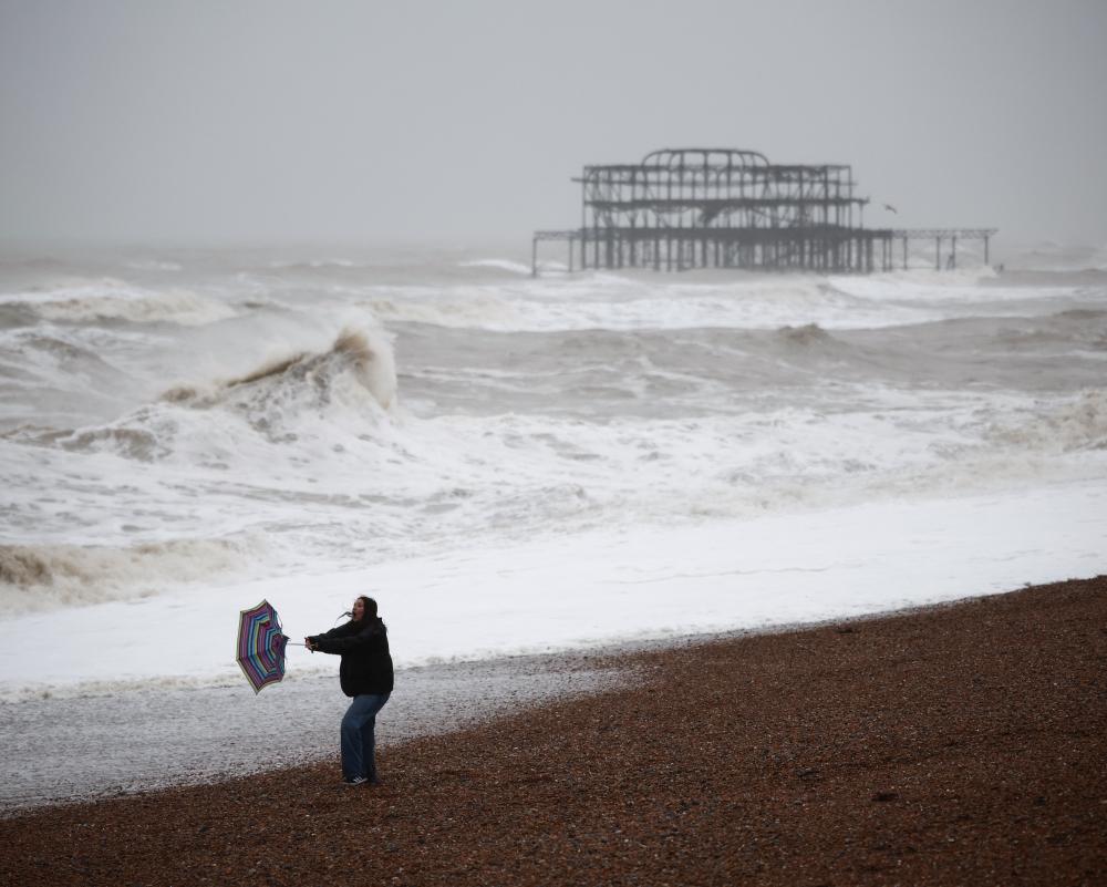 El Niño to Bring Record UK Storms, Met Office Warns of Biggest Event