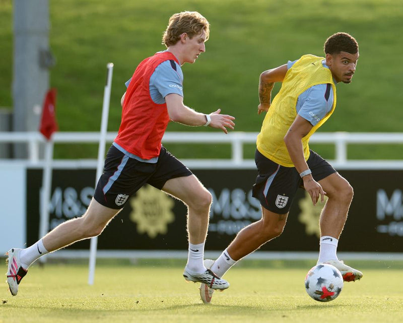 Anthony Gordon Backs Thomas Tuchel on England Possession Problem