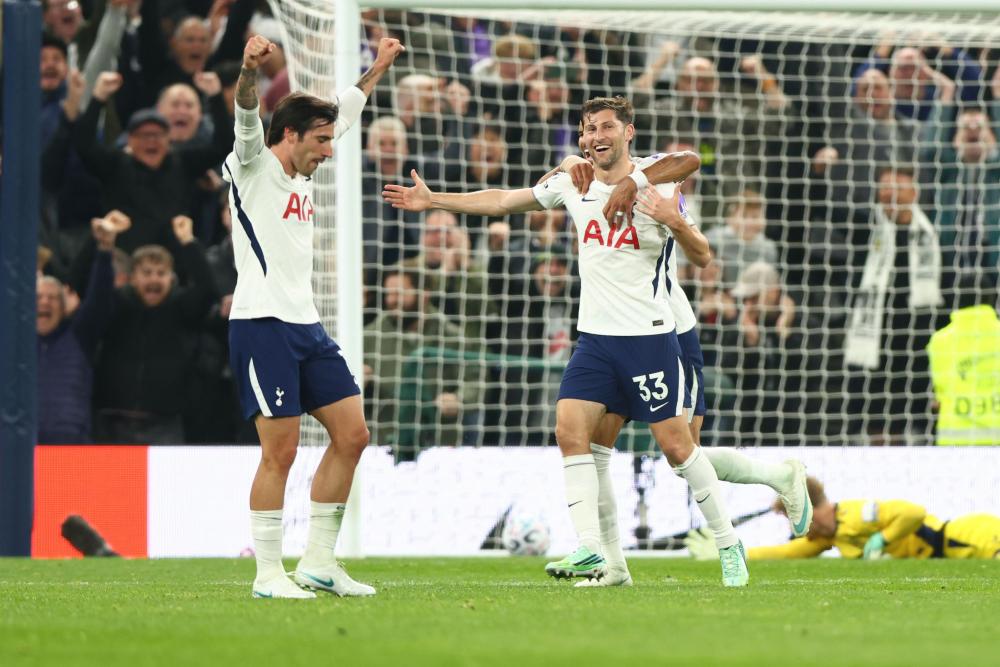 Davies Secures Spurs First Win of Season Against Coventry