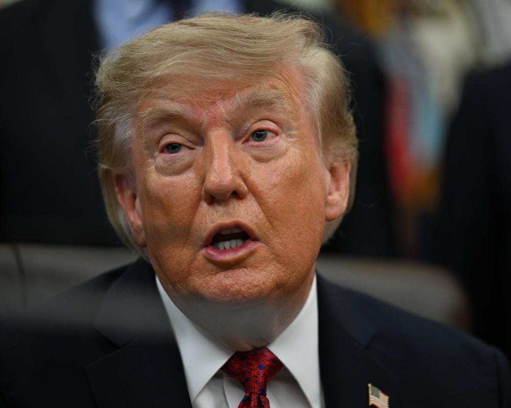 Trump Reviews Falkland Islands Support: UK Defense Spending Pressure