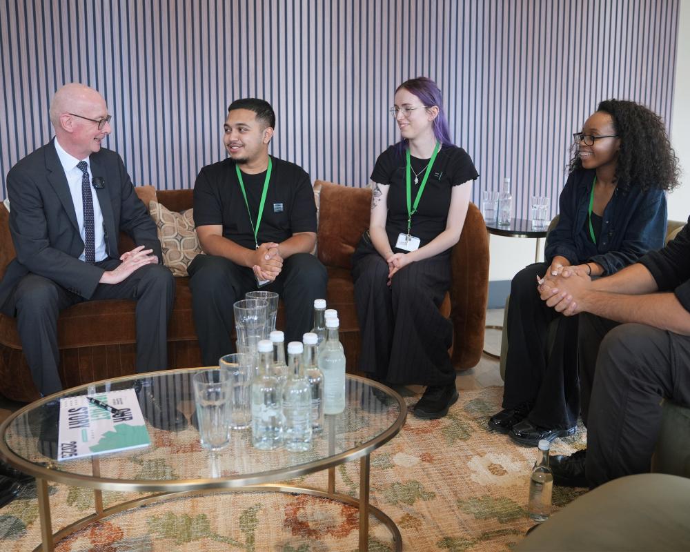 UK Retailers Create 100,000 Placements for Youth