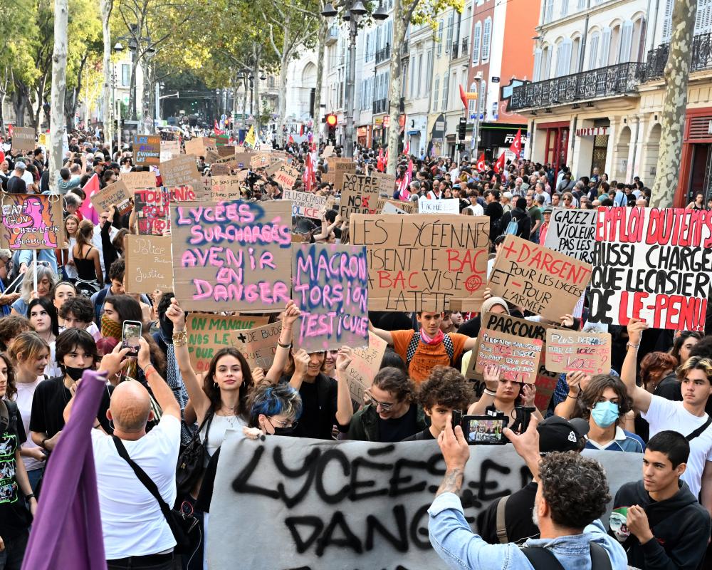 France School Protests: 86,000 March Against Overcrowded Classrooms
