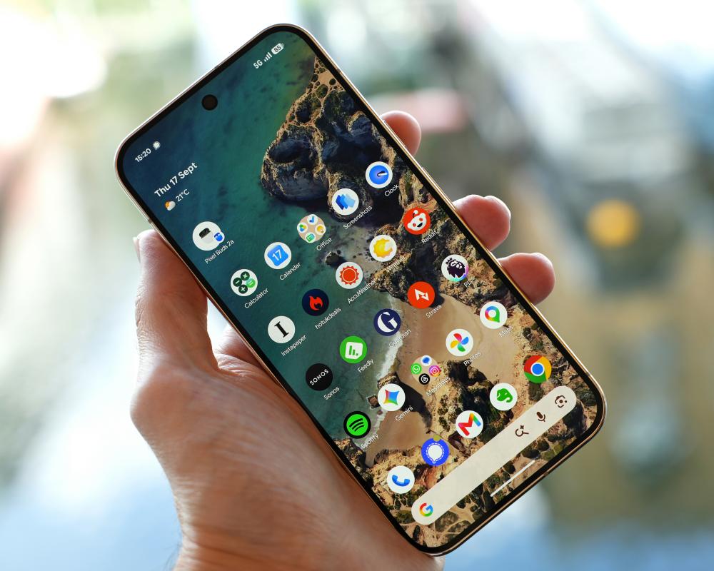 Pixel 11 Pro XL Review: Google's Big-Screen Superphone With Top Camera