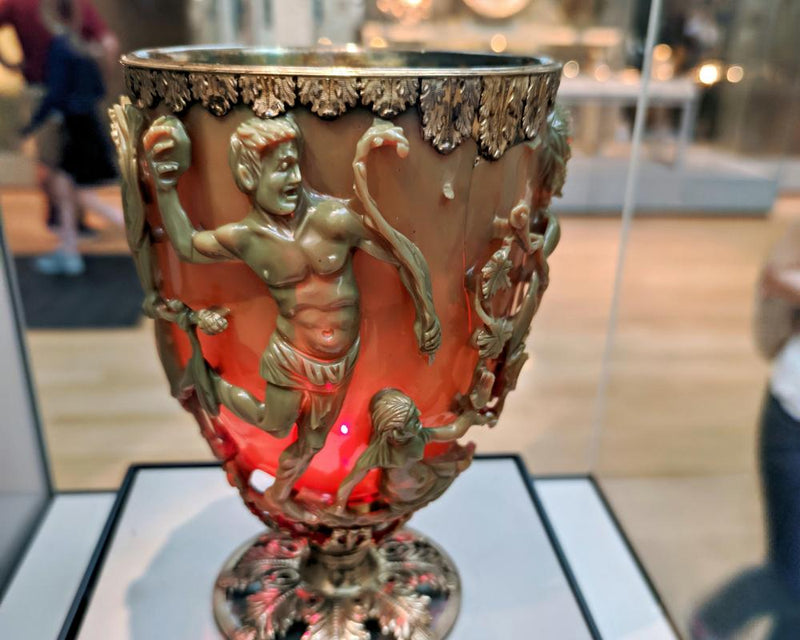 Scientists Recreate Ancient Roman Color-Changing Glass