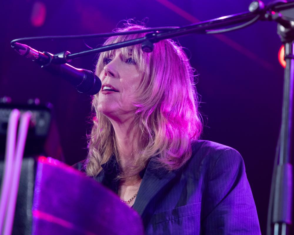 Beth Orton Review: Battered Optimism and Her Best Music