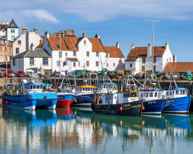 10 Best UK Harbour Towns for Seafood and Boat Trips