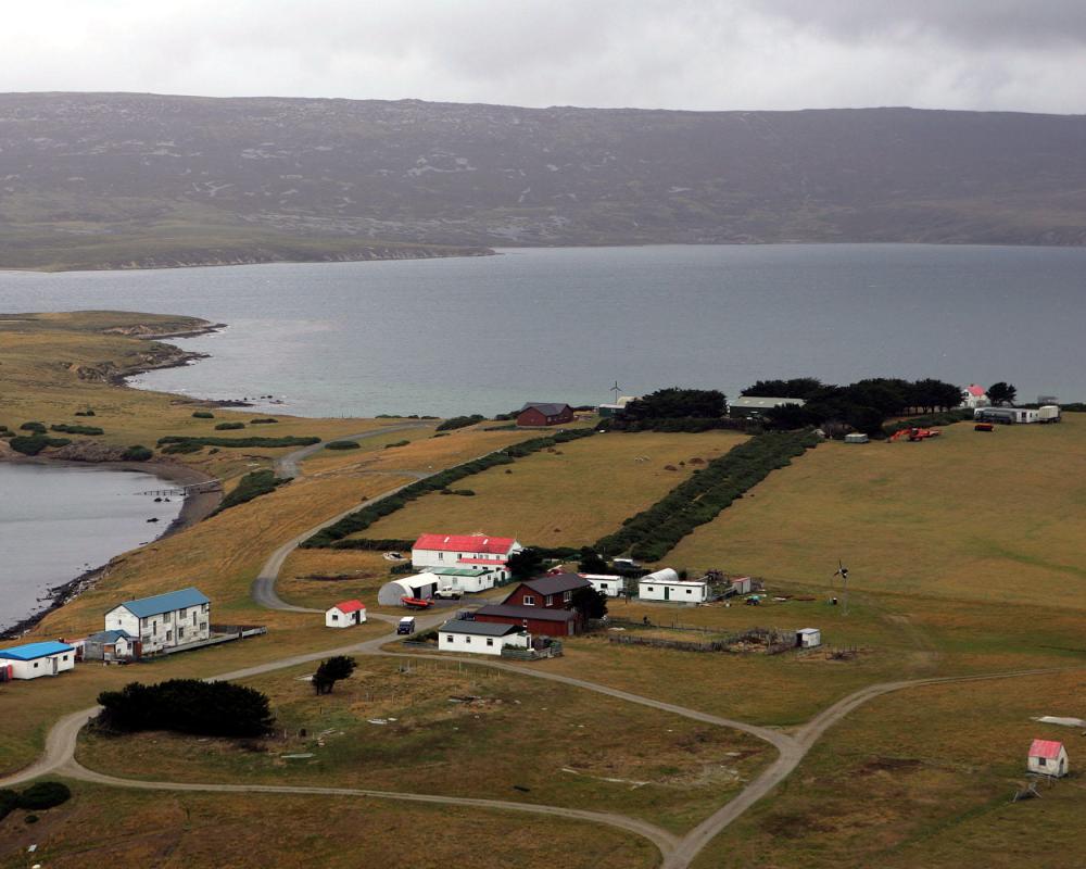 Argentina to Halt Falklands Offshore Oilfields, Minister Says