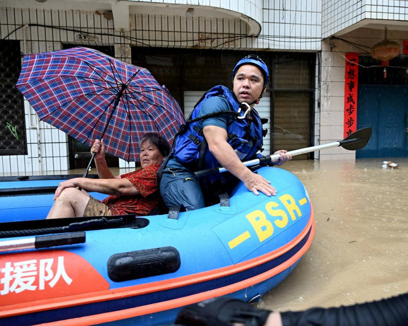 Typhoon Saudel Forces Mass Evacuations in Southeast China