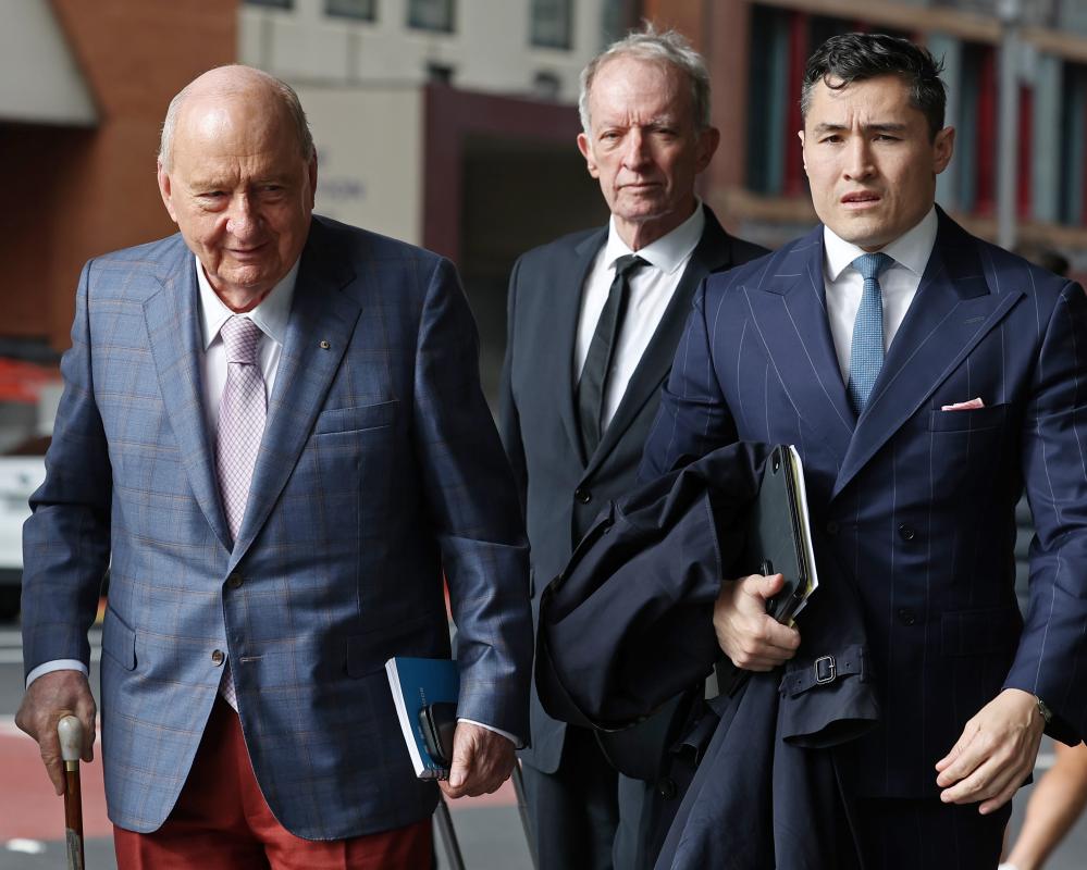Alan Jones trial: alleged victim distraught at luncheon