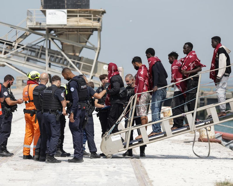 Channel Dinghy Capsizes: 173 Rescued in Major Sea Operation